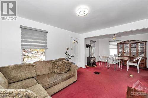 56 Harrold Place, Ottawa, ON - Indoor Photo Showing Living Room