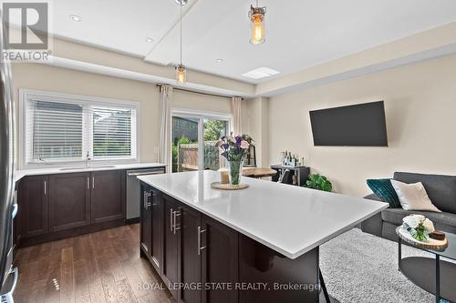 13 - 377 Glancaster Road, Hamilton, ON - Indoor Photo Showing Kitchen