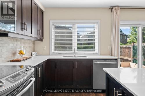 13 - 377 Glancaster Road, Hamilton, ON - Indoor Photo Showing Kitchen