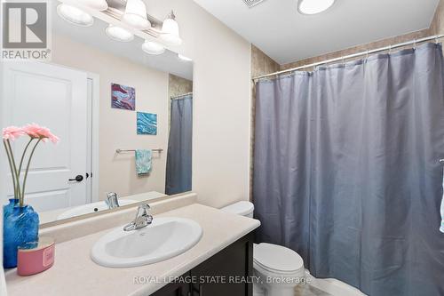 13 - 377 Glancaster Road, Hamilton, ON - Indoor Photo Showing Bathroom