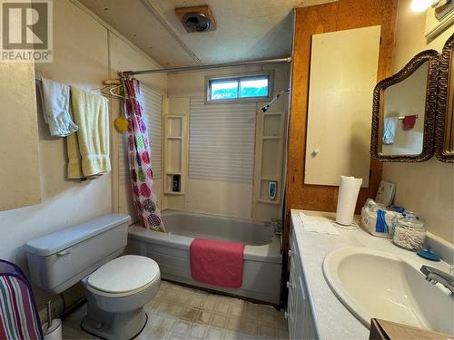 353 Ruby Road Lot# 5, Clearwater, BC - Indoor Photo Showing Bathroom