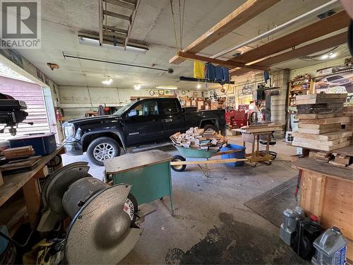 353 Ruby Road Lot# 5, Clearwater, BC - Indoor Photo Showing Garage