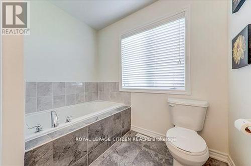 304 Van Dusen Avenue, Southgate, ON - Indoor Photo Showing Bathroom