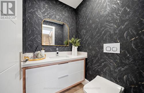 32 Florence Avenue, Toronto, ON - Indoor Photo Showing Bathroom