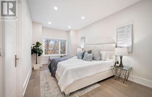 32 Florence Avenue, Toronto, ON - Indoor Photo Showing Bedroom