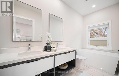 32 Florence Avenue, Toronto, ON - Indoor Photo Showing Bathroom