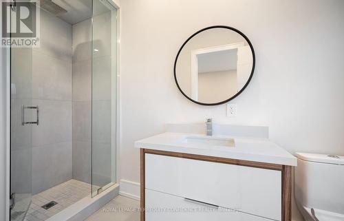 32 Florence Avenue, Toronto, ON - Indoor Photo Showing Bathroom