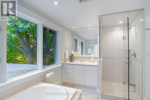 95 Ridge Drive, Toronto, ON - Indoor Photo Showing Bathroom