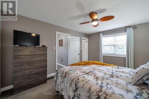 32 - 2800 Courtice Road, Clarington, ON - Indoor Photo Showing Bedroom