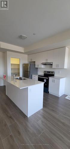 324 - 755 Omega Drive, Pickering, ON - Indoor Photo Showing Kitchen