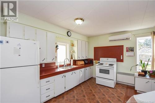 1625 Cowans Creek Road, Landry, NB - Indoor Photo Showing Kitchen With Double Sink