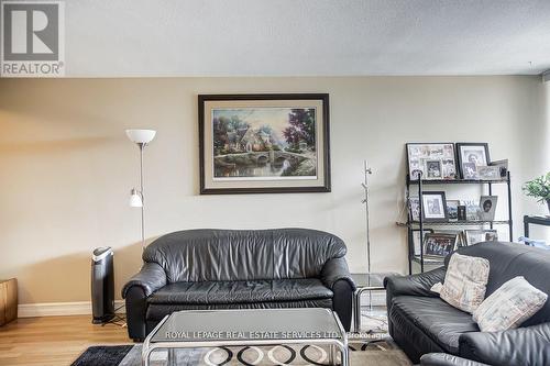 303 - 625 The West Mall, Toronto, ON - Indoor Photo Showing Living Room