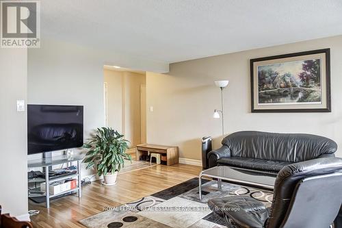 303 - 625 The West Mall, Toronto, ON - Indoor Photo Showing Living Room