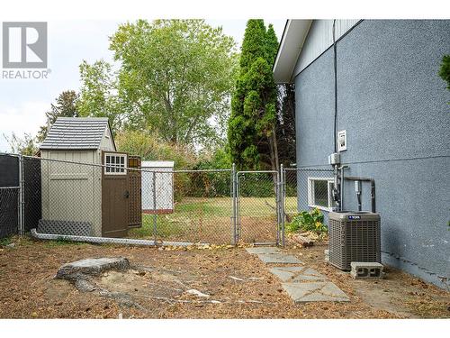 1074 Ollek Street, Kamloops, BC - Outdoor