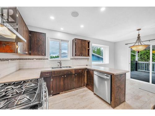 1074 Ollek Street, Kamloops, BC - Indoor Photo Showing Kitchen With Double Sink