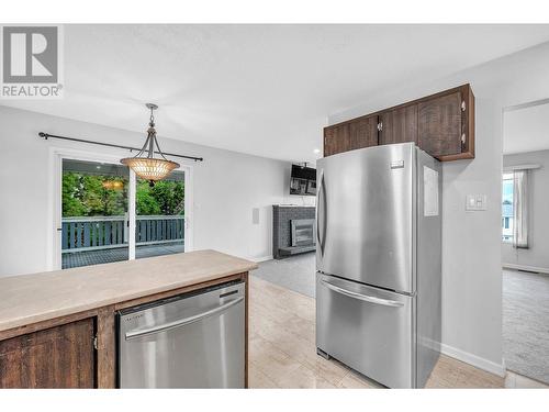 1074 Ollek Street, Kamloops, BC - Indoor Photo Showing Kitchen