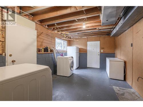 1074 Ollek Street, Kamloops, BC - Indoor Photo Showing Laundry Room