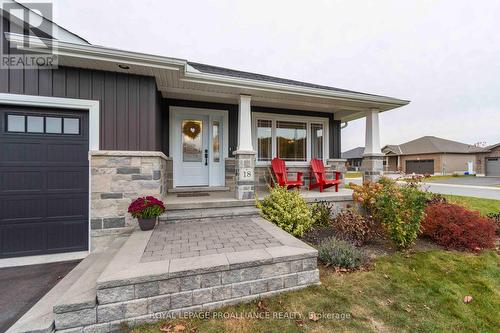 18 Gavin Crescent, Quinte West, ON - Outdoor With Deck Patio Veranda With Facade