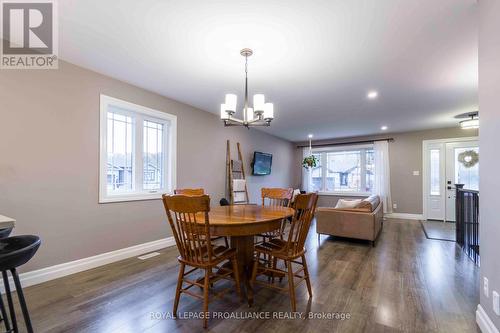 18 Gavin Crescent, Quinte West, ON - Indoor Photo Showing Dining Room