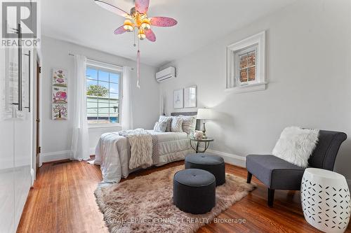 127 Bellwoods Avenue, Toronto, ON - Indoor Photo Showing Bedroom