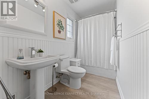 127 Bellwoods Avenue, Toronto, ON - Indoor Photo Showing Bathroom