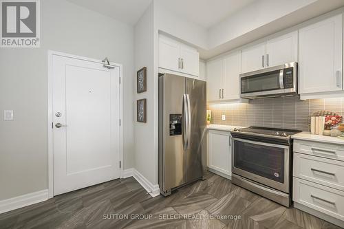 2006 - 505 Talbot Street, London, ON - Indoor Photo Showing Kitchen With Upgraded Kitchen