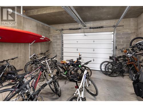 529 Truswell Road Unit# 602, Kelowna, BC - Indoor Photo Showing Garage