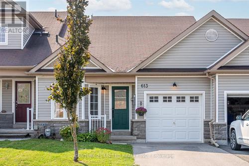 613 Tully Crescent, Peterborough (Monaghan), ON - Outdoor With Facade