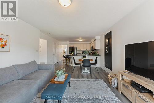 613 Tully Crescent, Peterborough (Monaghan), ON - Indoor Photo Showing Living Room