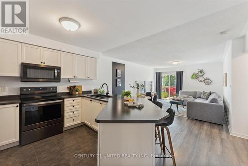 613 Tully Crescent, Peterborough (Monaghan), ON - Indoor Photo Showing Kitchen