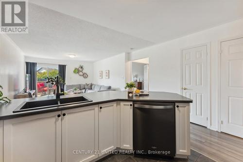 613 Tully Crescent, Peterborough (Monaghan), ON - Indoor Photo Showing Kitchen With Double Sink