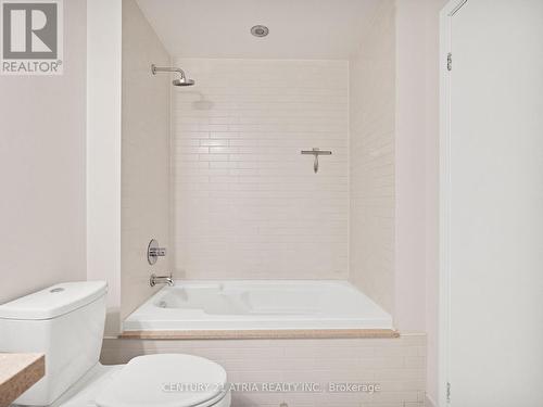 4102 - 21 Widmer Street, Toronto, ON - Indoor Photo Showing Bathroom