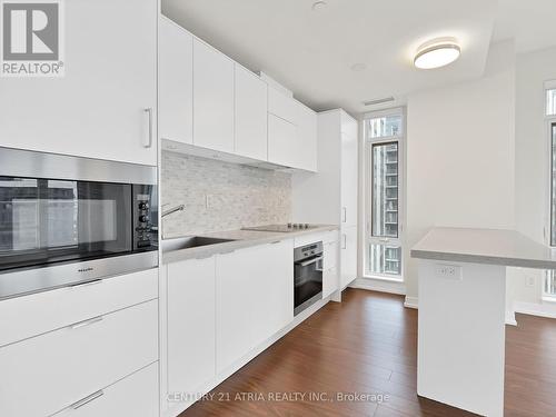 4102 - 21 Widmer Street, Toronto, ON - Indoor Photo Showing Kitchen With Upgraded Kitchen