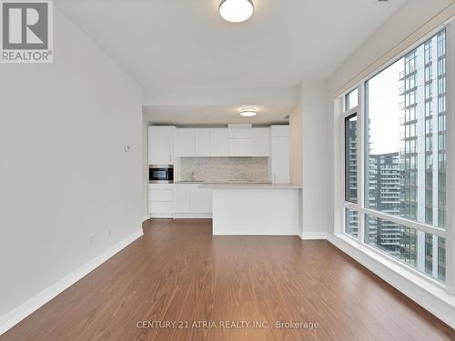 4102 - 21 Widmer Street, Toronto, ON - Indoor Photo Showing Kitchen