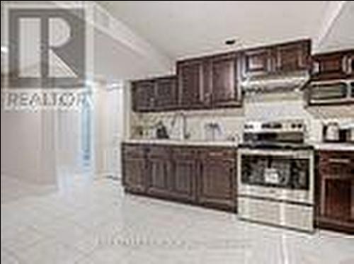 21 Highbridge Place, Toronto, ON - Indoor Photo Showing Kitchen