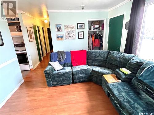 296 20Th Street W, Battleford, SK - Indoor Photo Showing Living Room