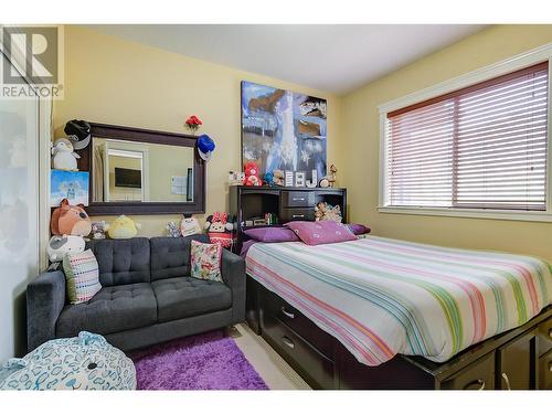 1045 Hume Avenue, Kelowna, BC - Indoor Photo Showing Bedroom