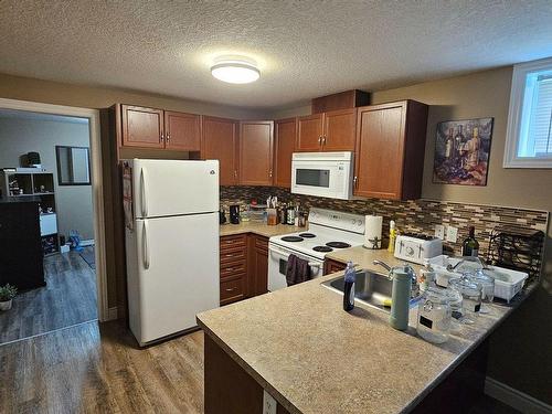 1152 Oakcrossing Rd, London, ON - Indoor Photo Showing Kitchen