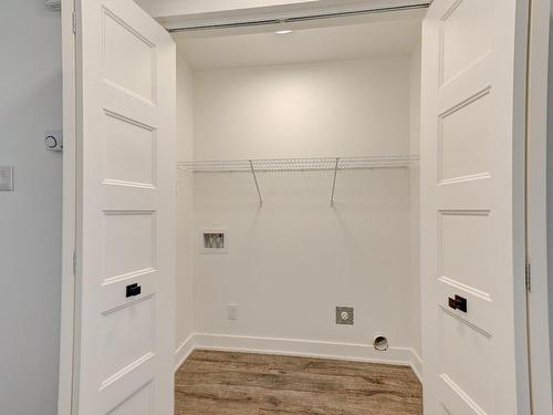 Salle de lavage - 9328 Rue Riverin, Brossard, QC - Indoor With Storage