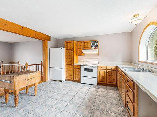 Kitchen - 2459 Rue De Charlesbourg, Dunham, QC - Indoor Photo Showing Kitchen With Double Sink