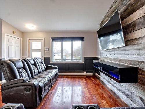 Salon - 6190 Rue Florence, Terrebonne (La Plaine), QC - Indoor Photo Showing Living Room