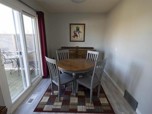 558 Tupper Street, Thunder Bay, ON - Indoor Photo Showing Dining Room