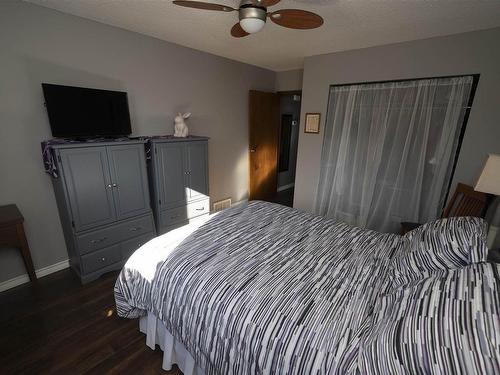 558 Tupper Street, Thunder Bay, ON - Indoor Photo Showing Bedroom