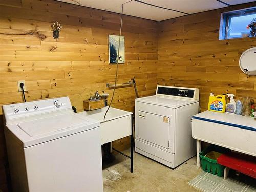 410 Churchill Drive W, Thunder Bay, ON - Indoor Photo Showing Laundry Room