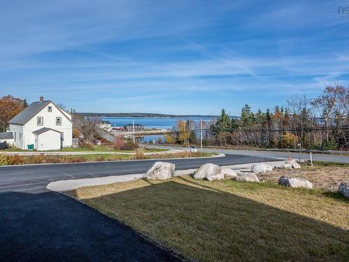 7 Lions Club Road, Fox Point, NS 