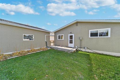 75 Normandy Dr, Winnipeg, MB 