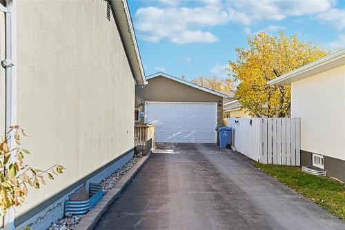 75 Normandy Dr, Winnipeg, MB 