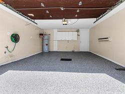 Garage - 