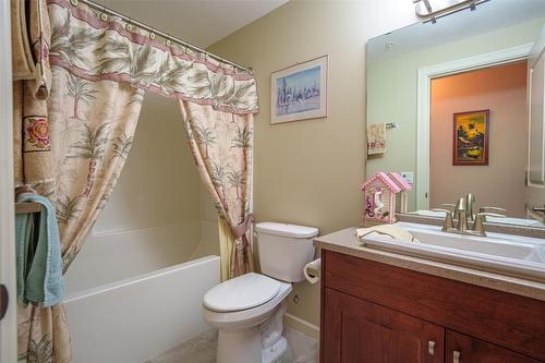 111-3010 35Th Street, Vernon, BC - Indoor Photo Showing Bathroom