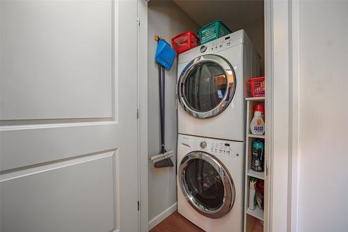 111-3010 35Th Street, Vernon, BC - Indoor Photo Showing Laundry Room